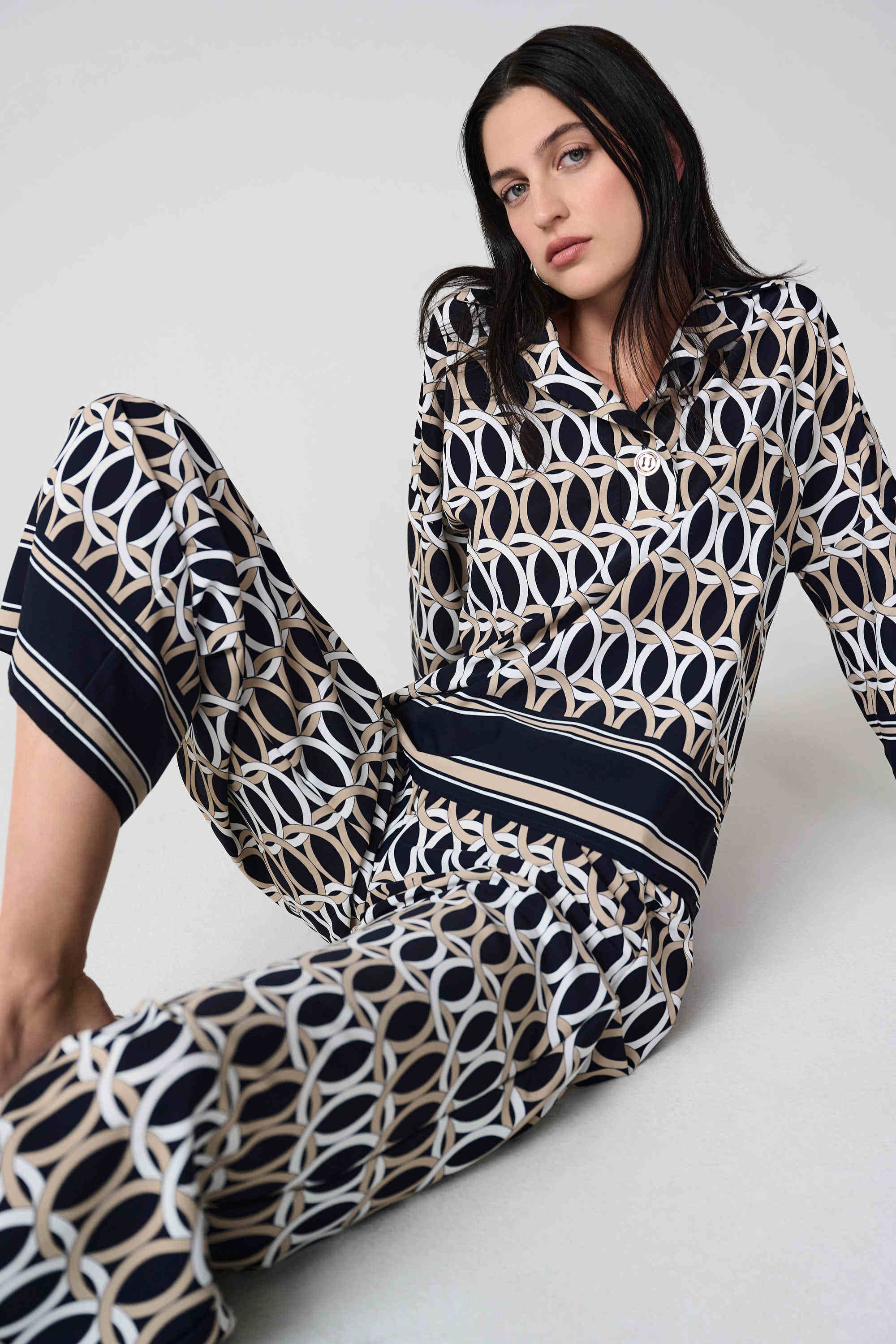 Woven Geometric Print Wide Leg Pull-On Pants