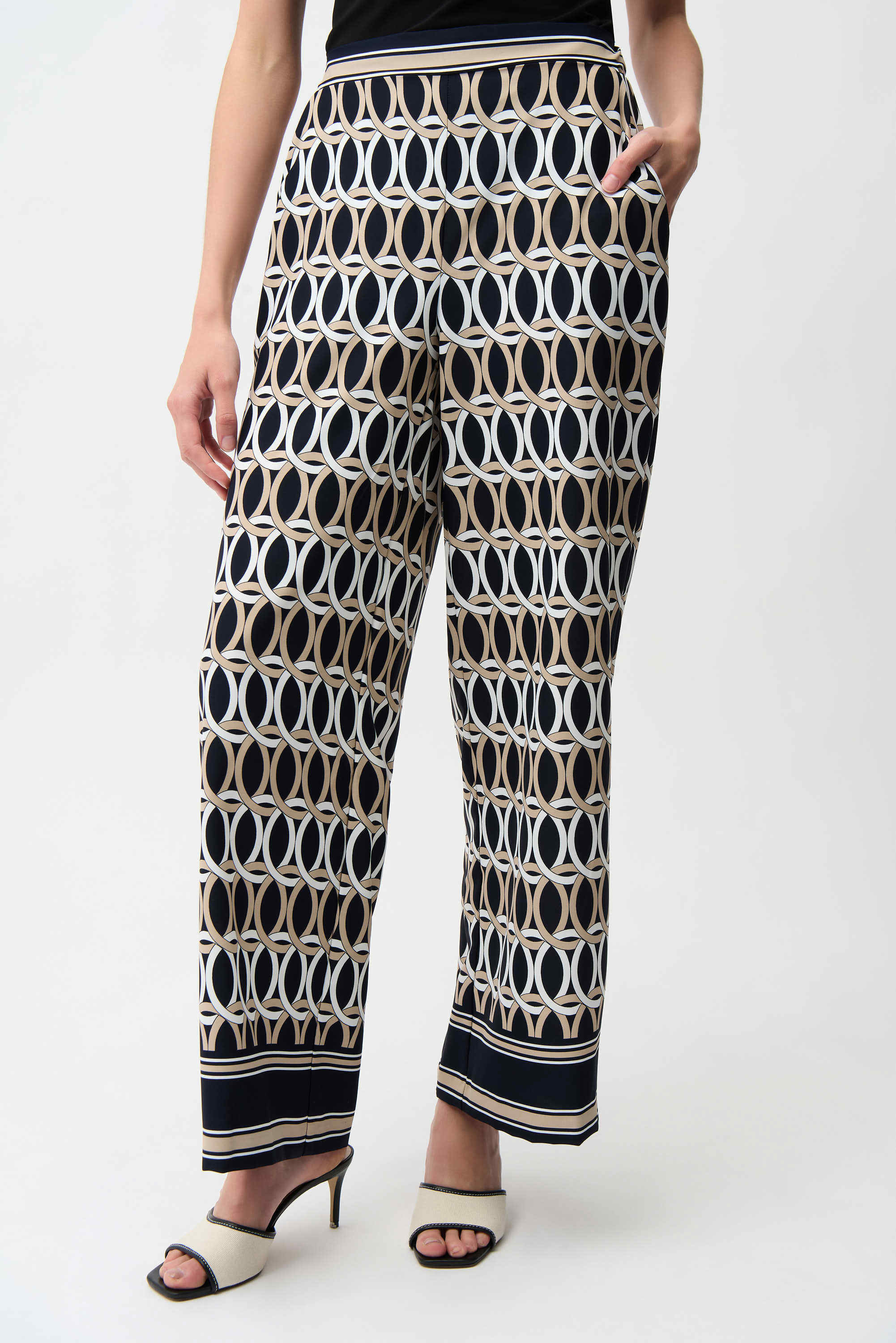 Woven Geometric Print Wide Leg Pull-On Pants