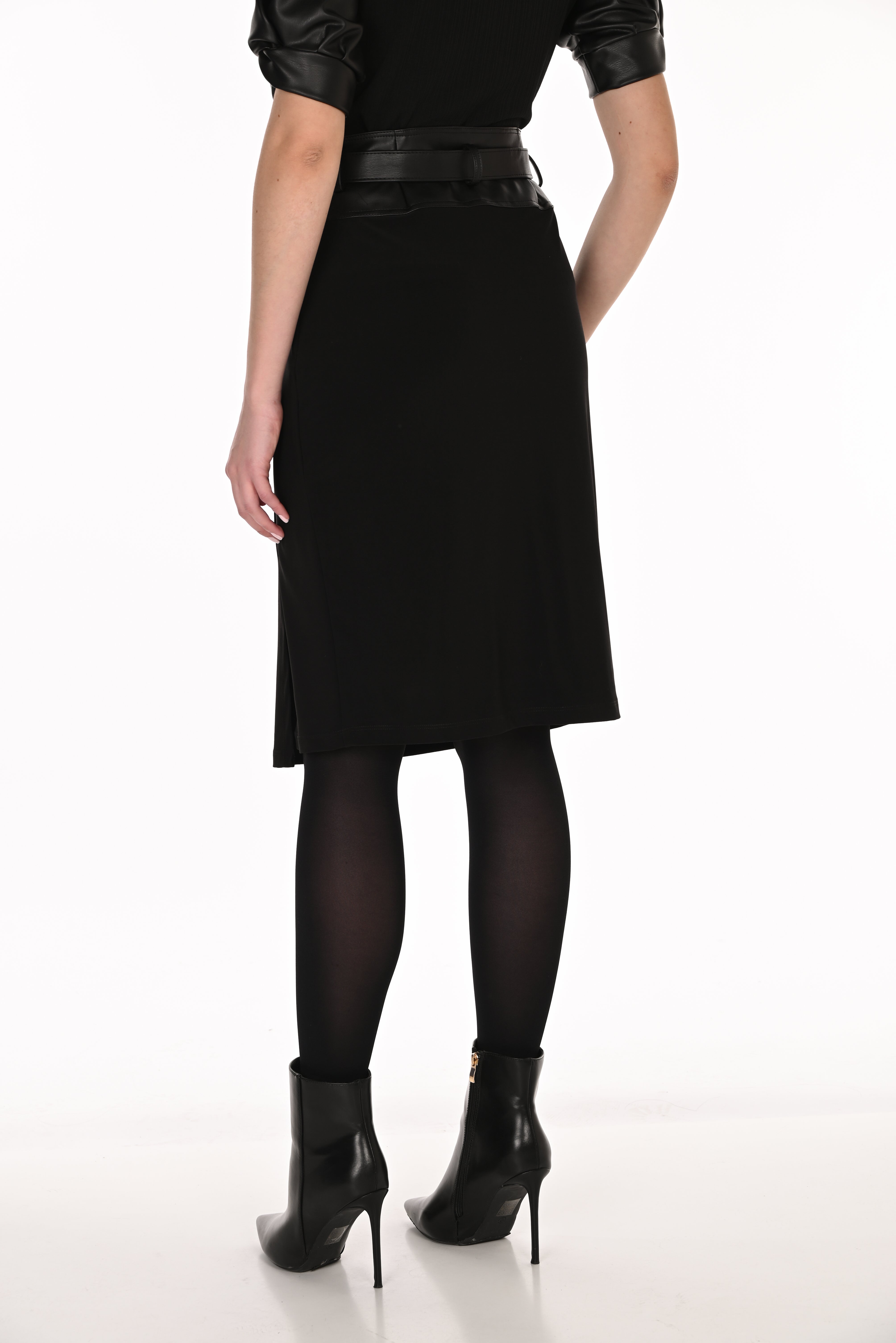 Frank Lyman Knee Length Pencil Skirt - Style 263049