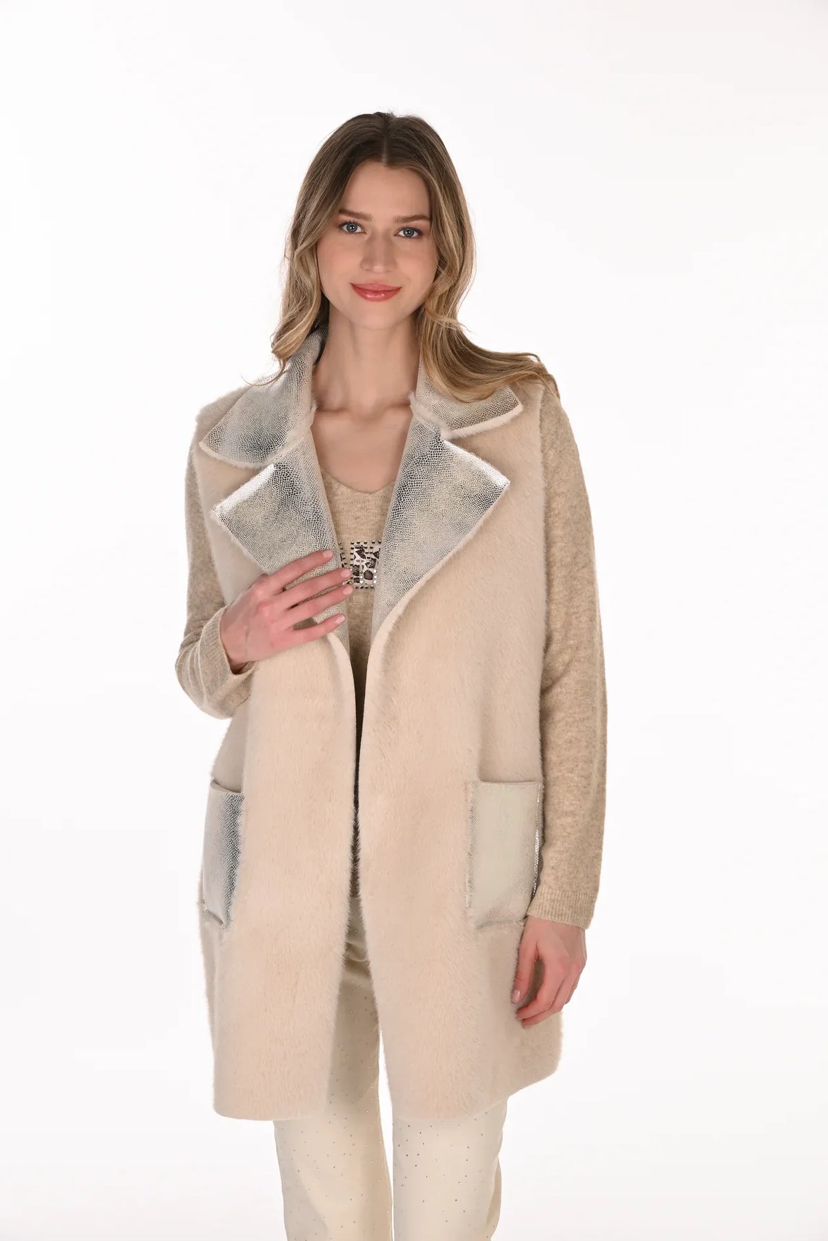 Frank Lyman Reversible Jacket With Patch Pockets - Style 263104