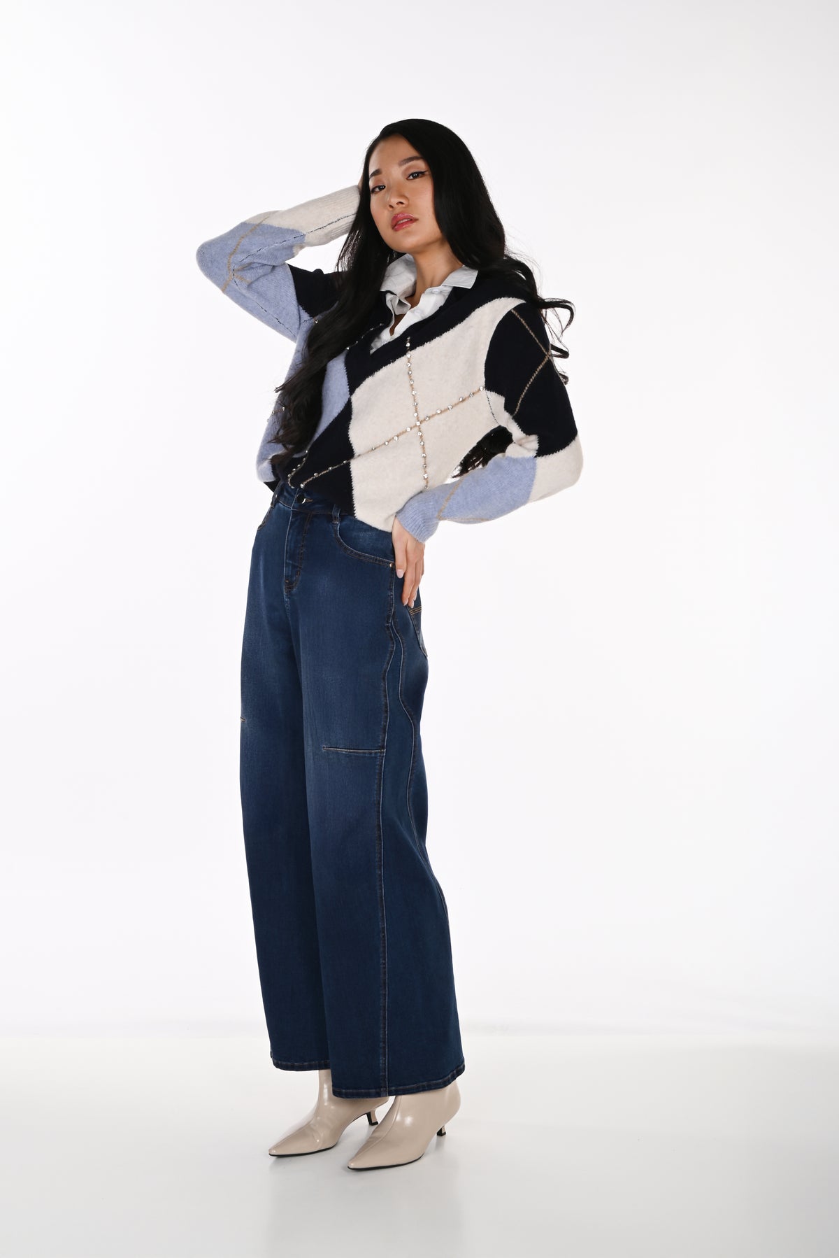Frank Lyman V-Neck Argyle Sweater - Style 264852