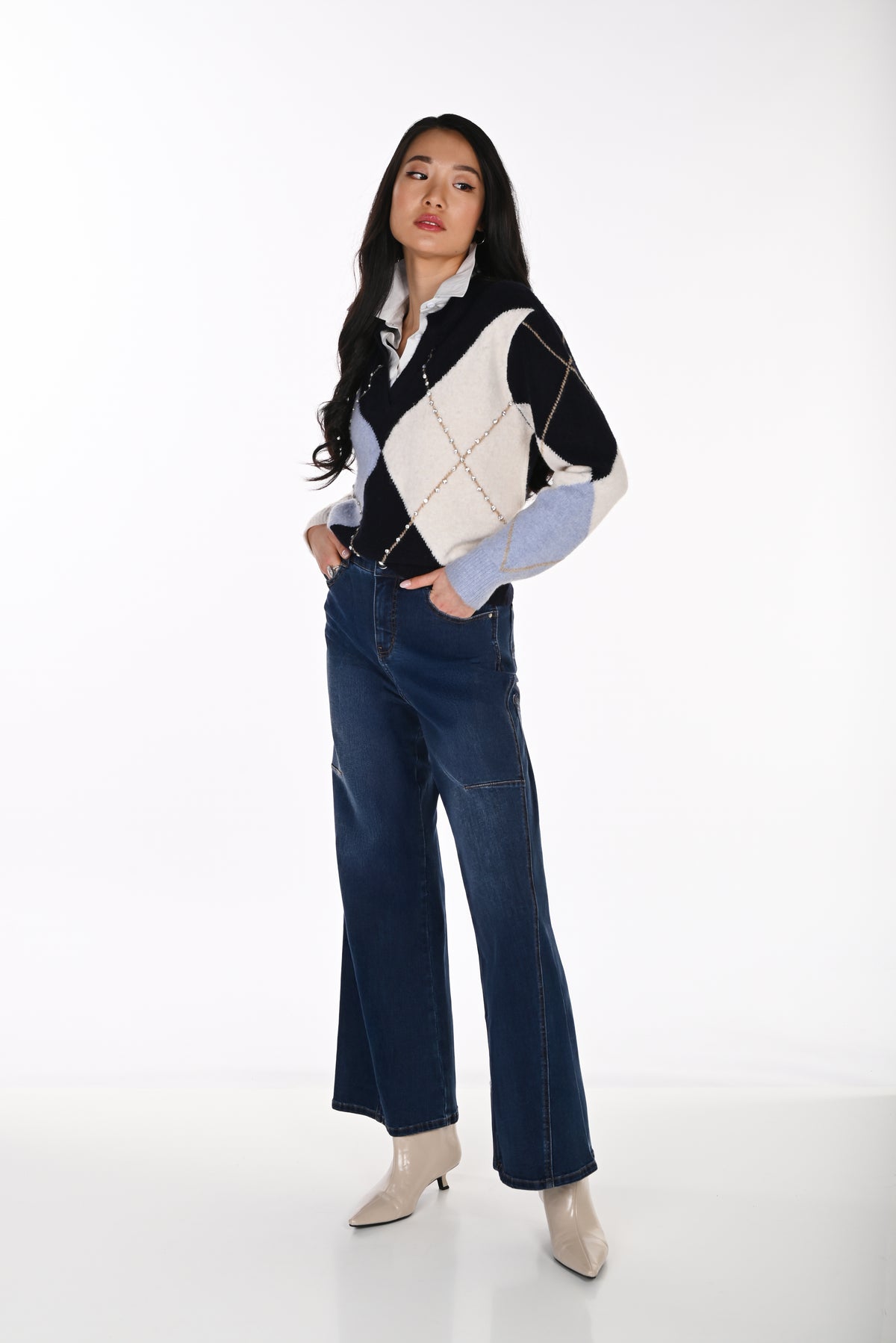Frank Lyman V-Neck Argyle Sweater - Style 264852