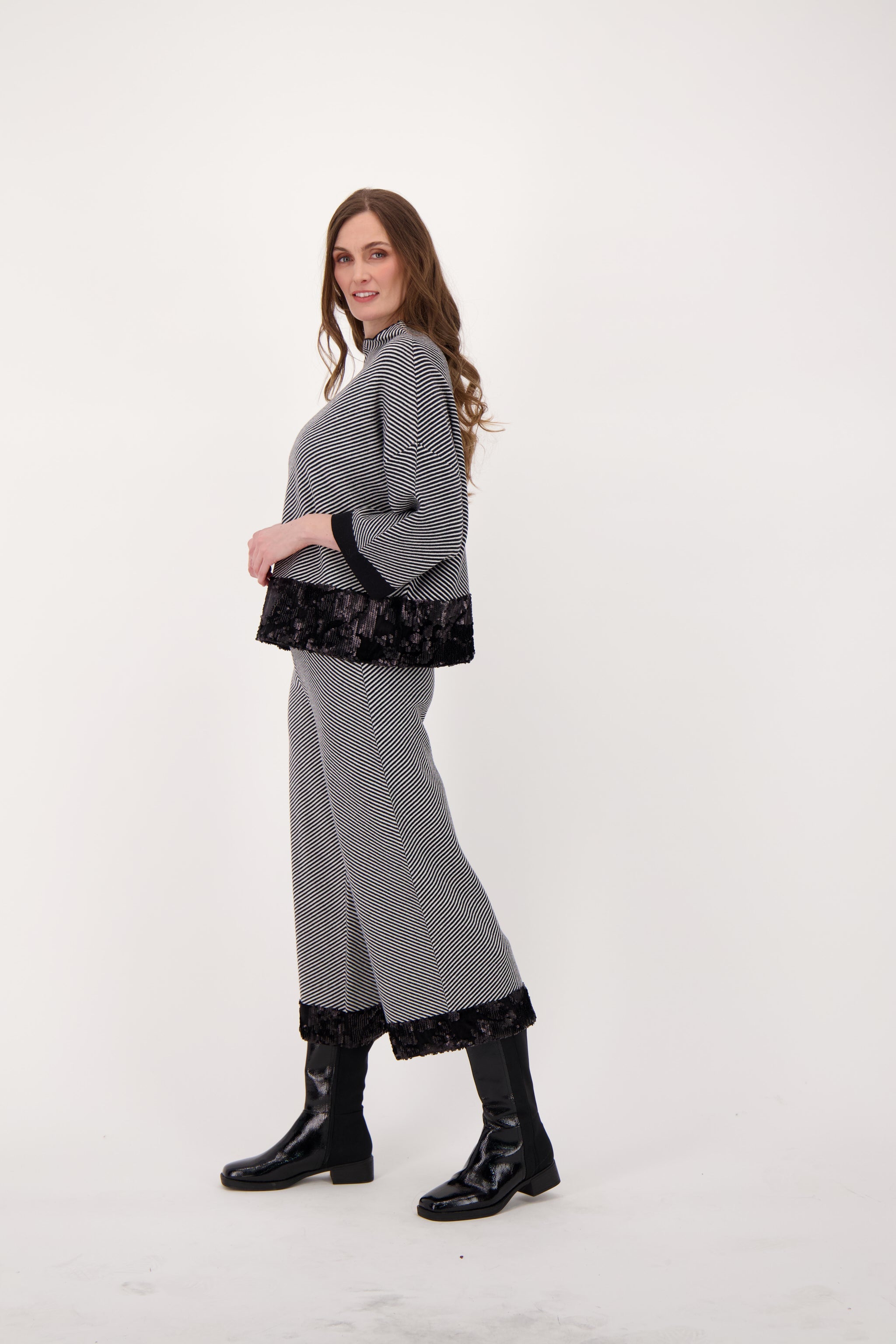 Spanner Boxy Fit Sweater - Style 526520BT