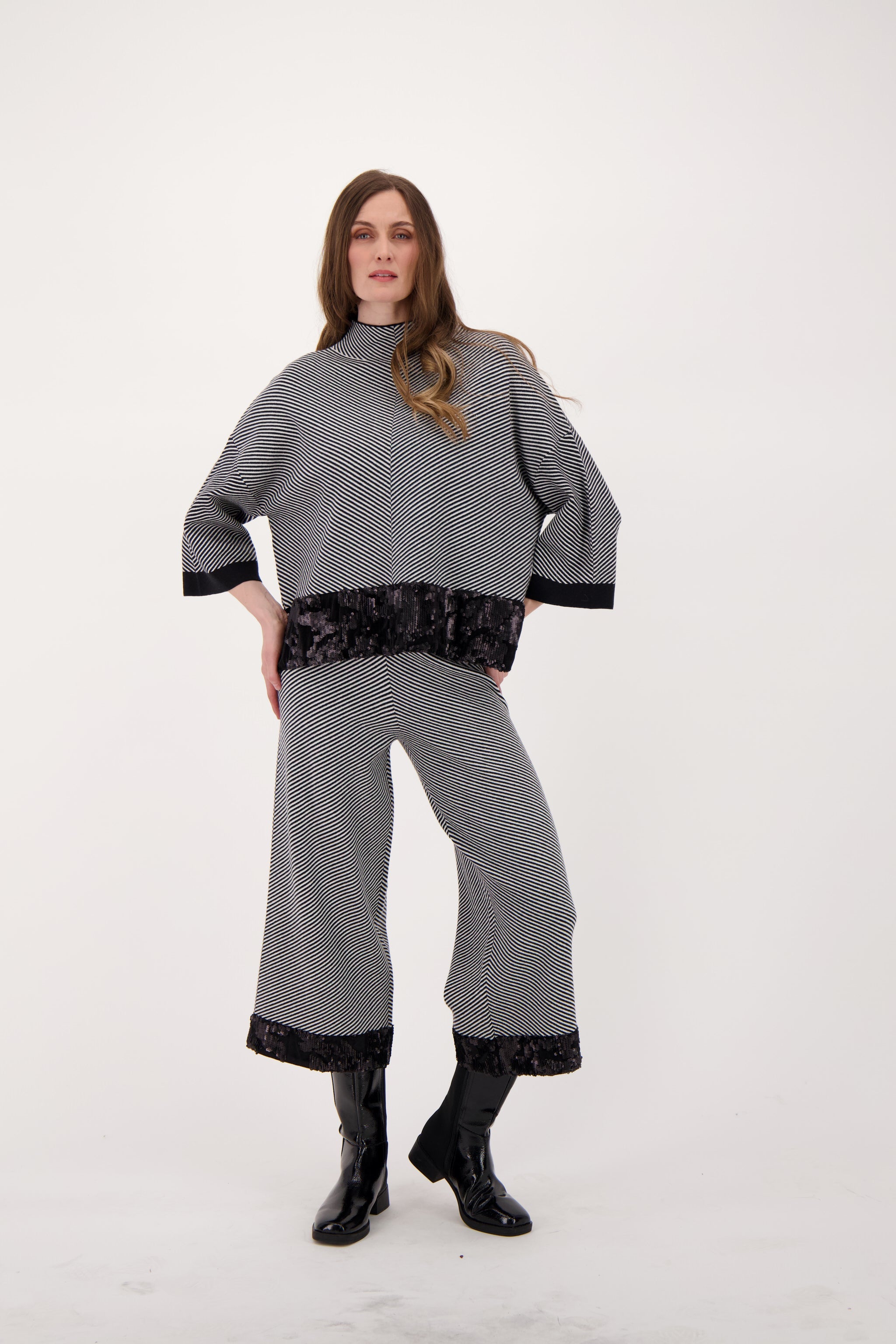 Spanner Boxy Fit Sweater - Style 526520BT
