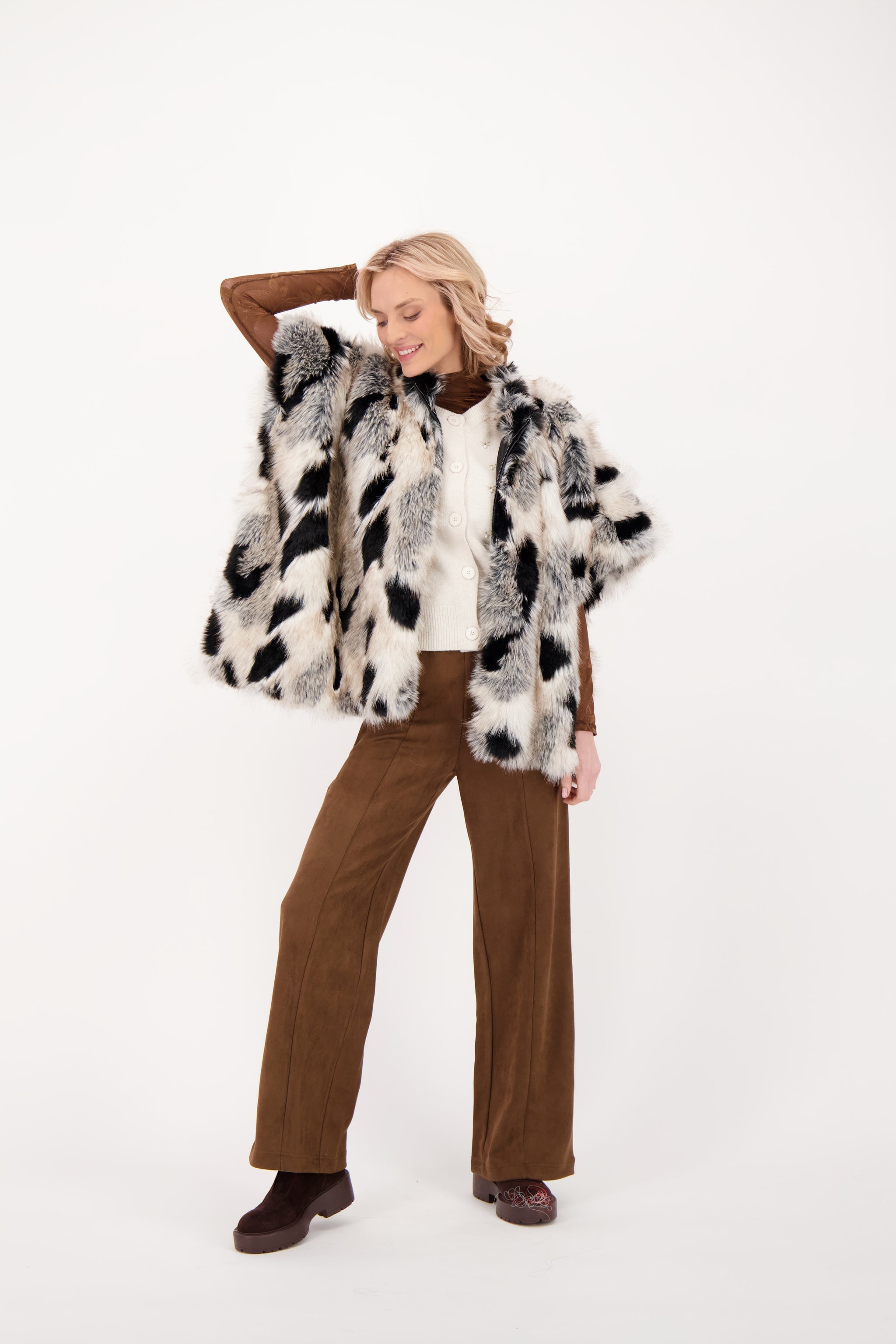 Spanner Faux Fur Cape - Style 526816T