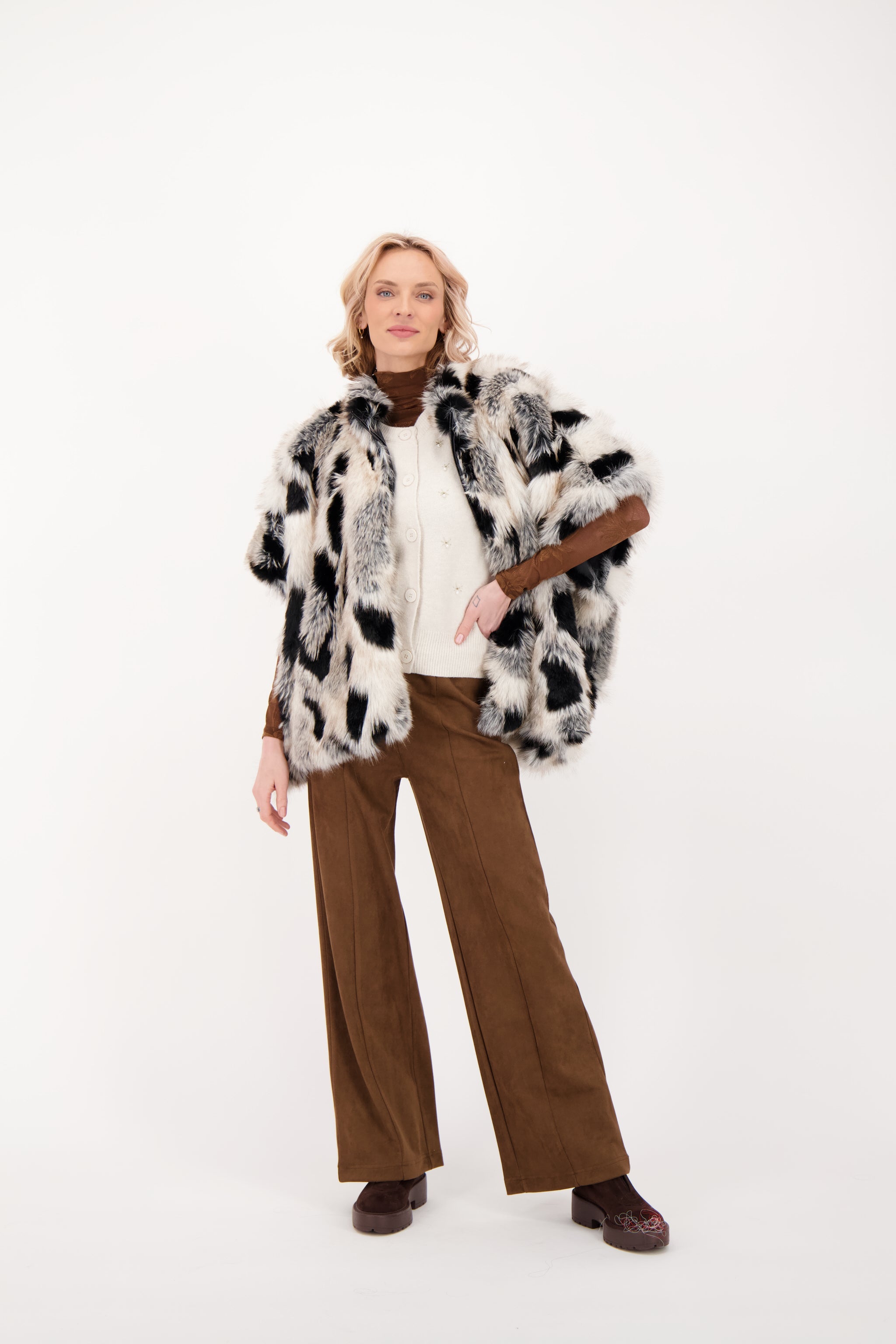 Spanner Faux Fur Cape - Style 526816T