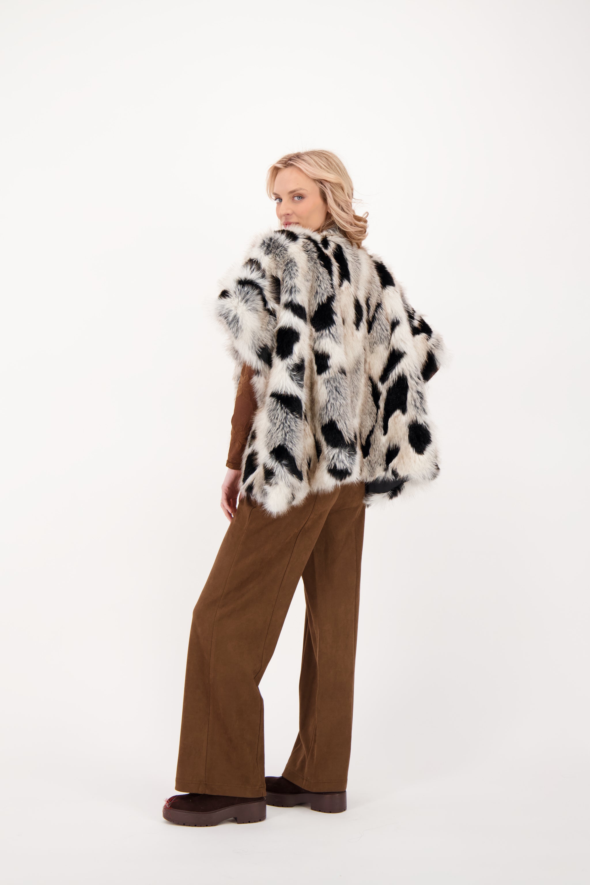 Spanner Faux Fur Cape - Style 526816T