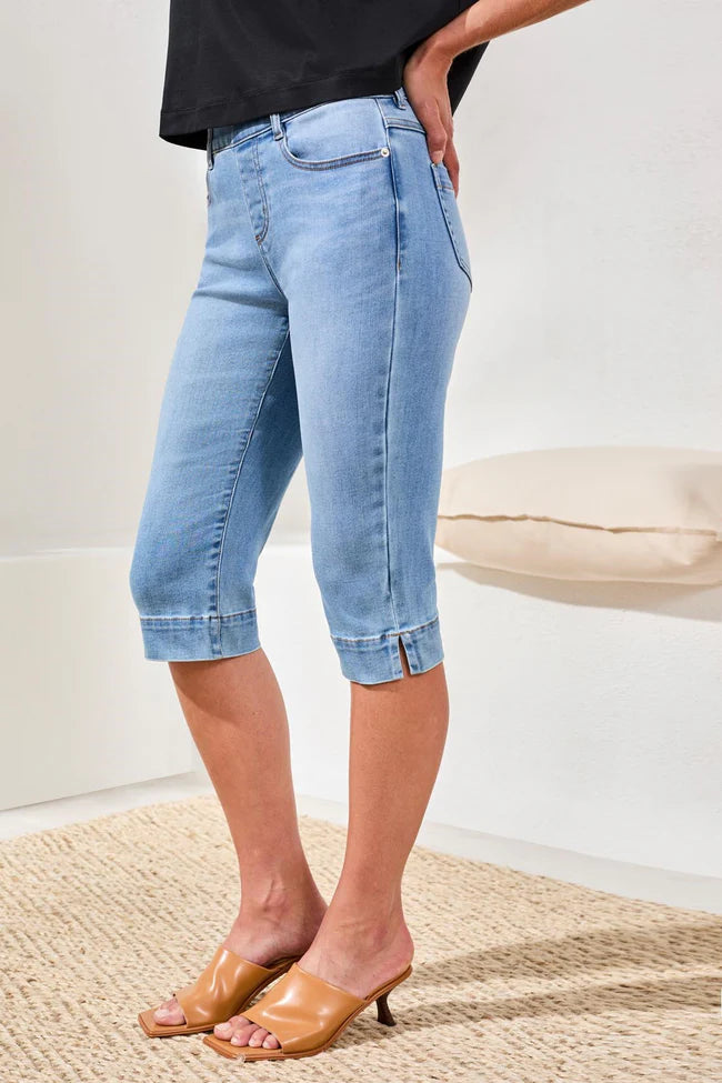 Audrey Pull-On Pedal Pusher Boundless Stretch Denim