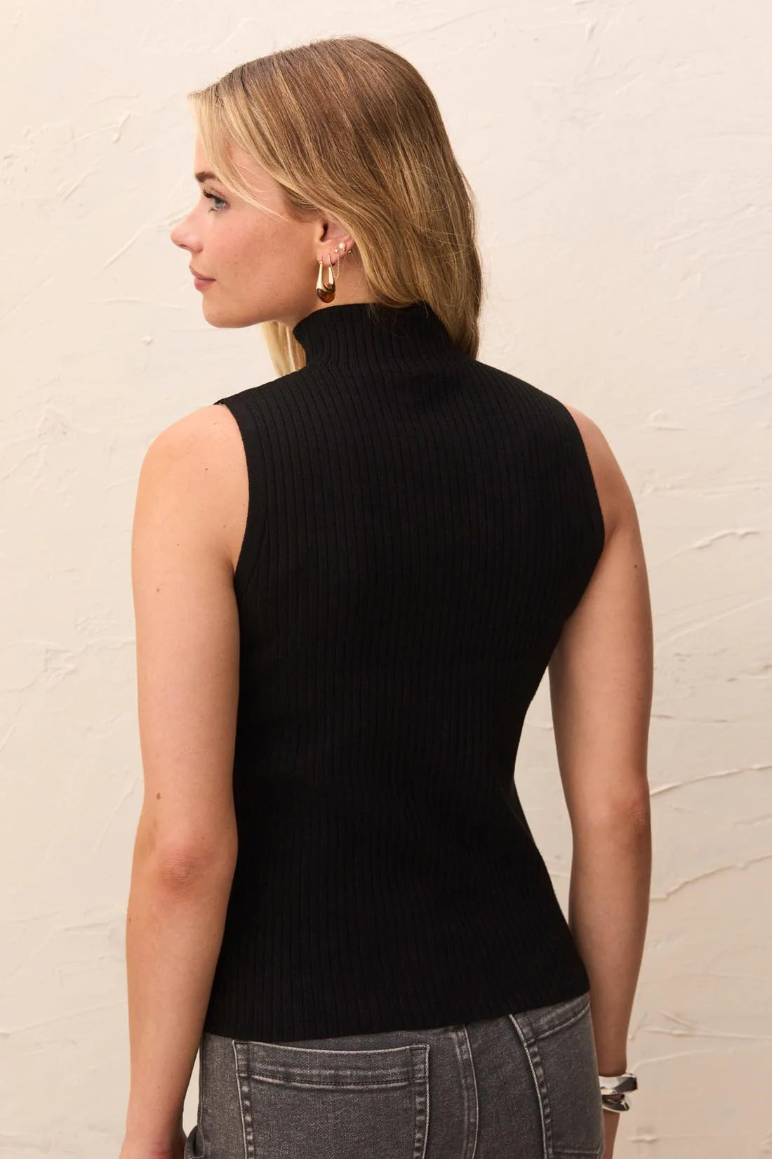 Sleeveless Funnel Neck Tank